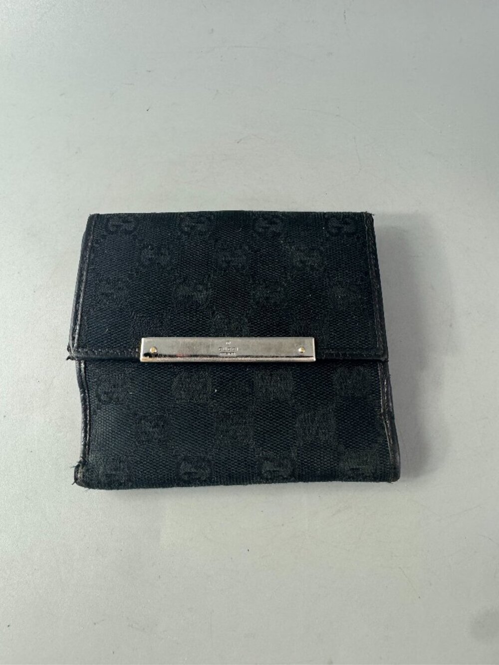 Authentic Vintage GUCCI GG Canvas Leather Compact Bifold Wallet